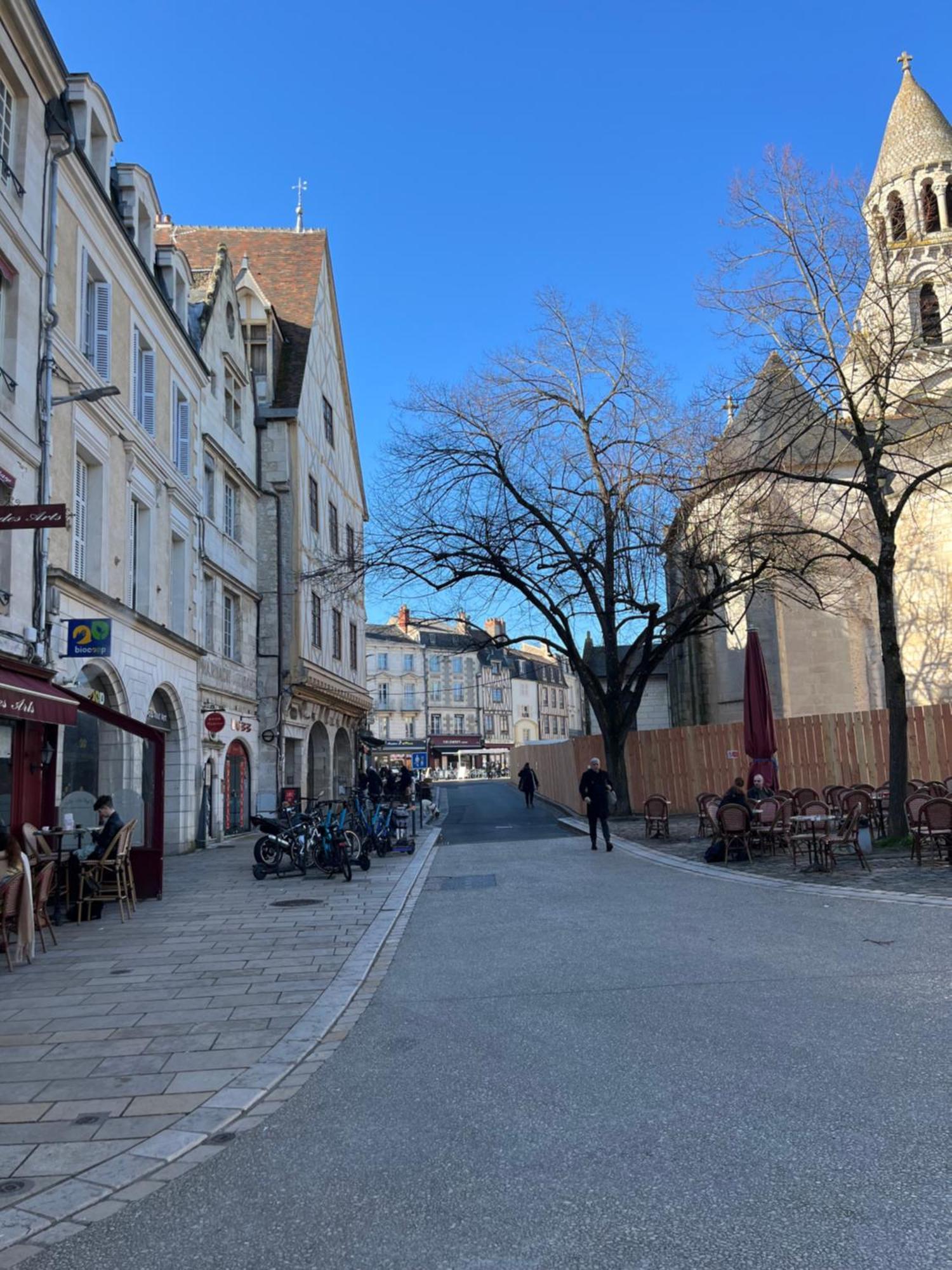 Le Cosy Du Marche Notre-Dame Apartment ปัวติเยร์ ภายนอก รูปภาพ