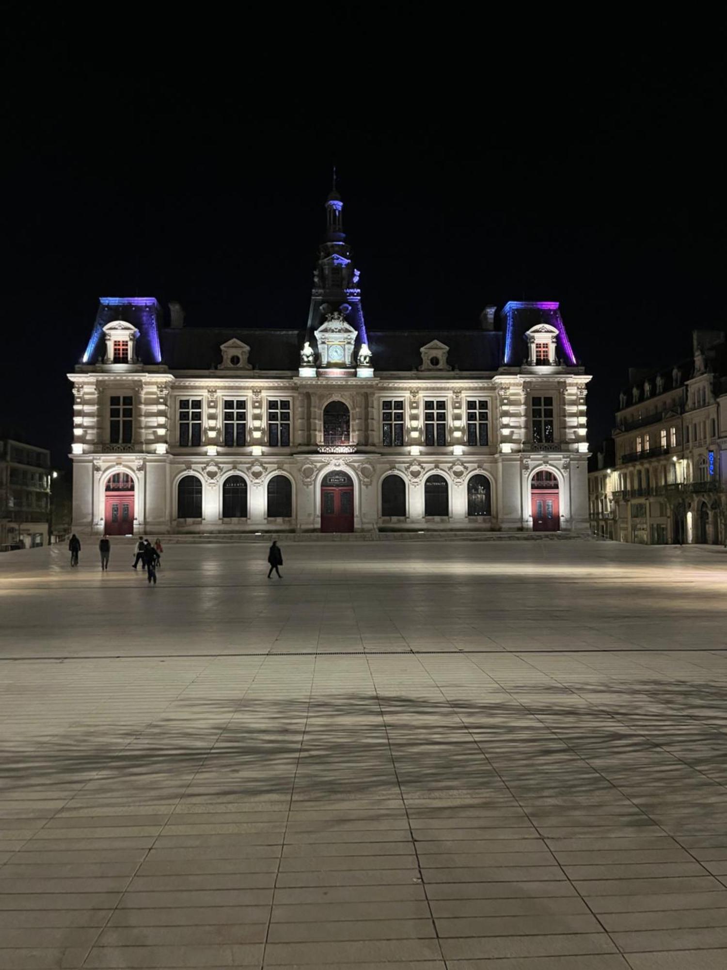 Le Cosy Du Marche Notre-Dame Apartment ปัวติเยร์ ภายนอก รูปภาพ