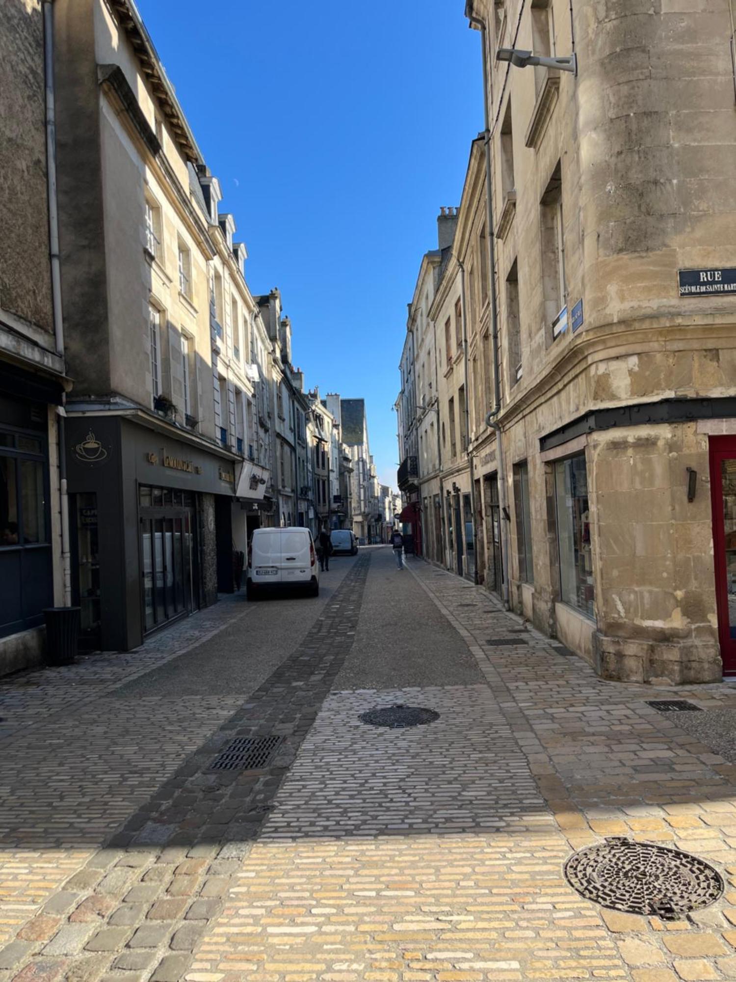 Le Cosy Du Marche Notre-Dame Apartment ปัวติเยร์ ภายนอก รูปภาพ